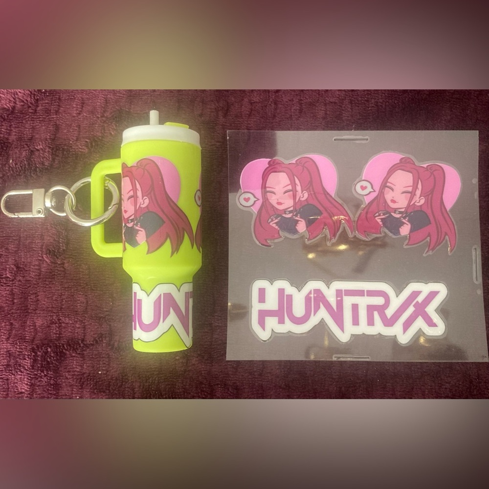 Kpop 👿 Mini Tumbler Keychain